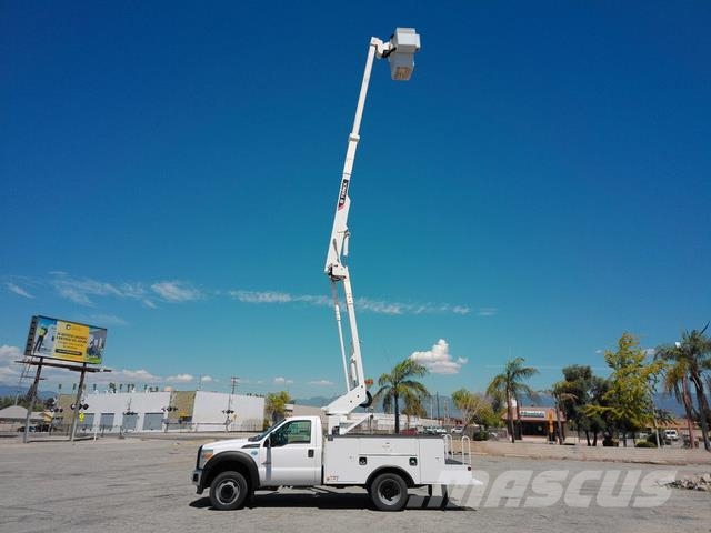 Ford F550 Evakuators ar manipulatoru