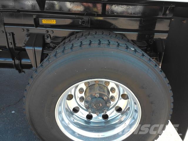 Freightliner M2 106 Грузовые эвакуаторы