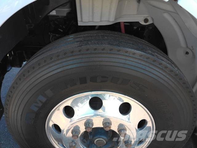 Freightliner M2 106 Грузовые эвакуаторы