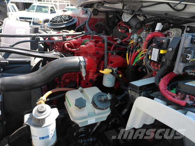 Freightliner M2 106 Грузовые эвакуаторы