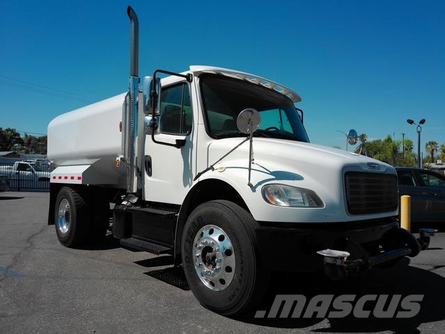 Freightliner M2 106 Grúas de vehículo
