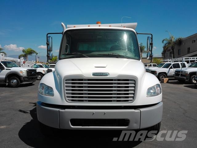 Freightliner M2 106 Грузовые эвакуаторы