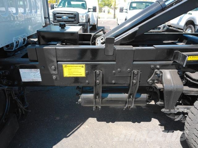 Freightliner M2 106 Грузовые эвакуаторы