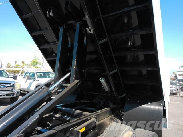 Freightliner M2 106 Грузовые эвакуаторы