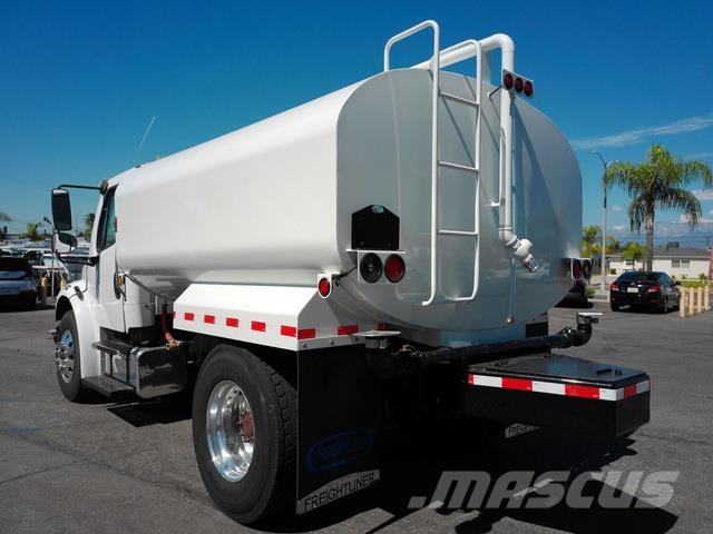 Freightliner M2 106 Grúas de vehículo