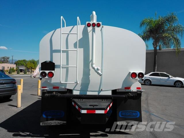Freightliner M2 106 Grúas de vehículo
