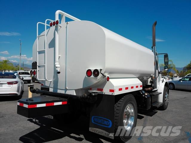 Freightliner M2 106 Grúas de vehículo