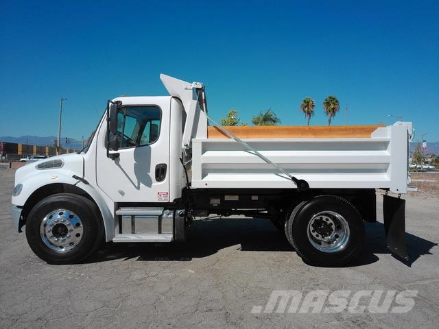 Freightliner M2 106 Hinausautot