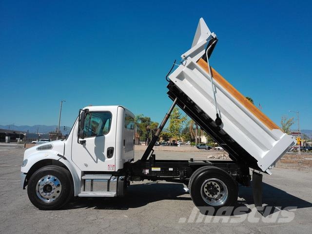 Freightliner M2 106 Hinausautot