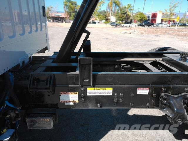 Freightliner M2 106 Hinausautot