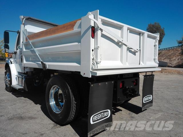 Freightliner M2 106 Hinausautot