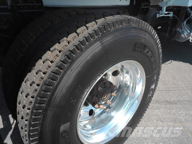 Freightliner M2 106 Sleepwagens