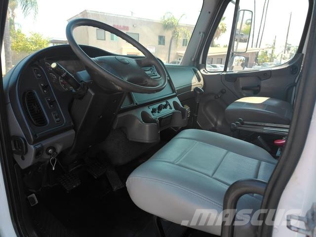 Freightliner M2 106 Sleepwagens
