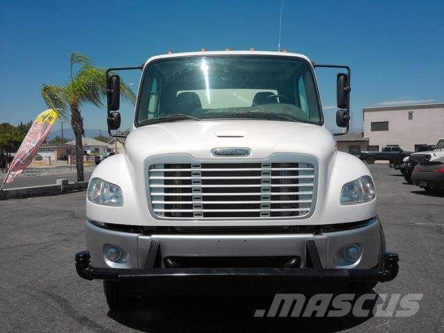 Freightliner M2 106 Sleepwagens