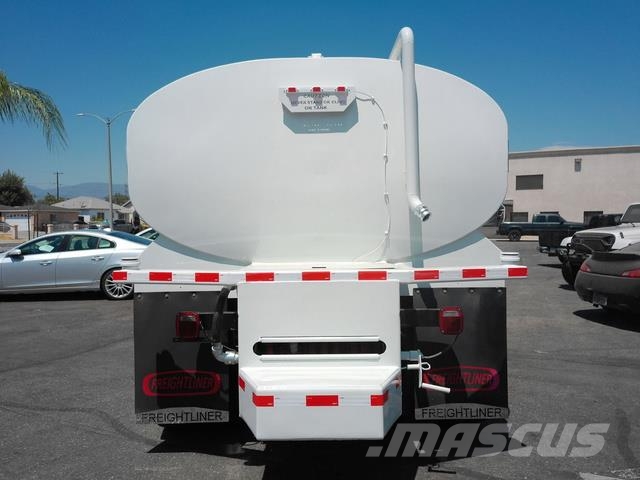 Freightliner M2 106 Sleepwagens