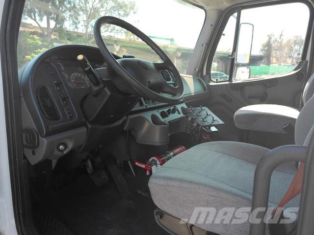 Freightliner M2 106 救援車