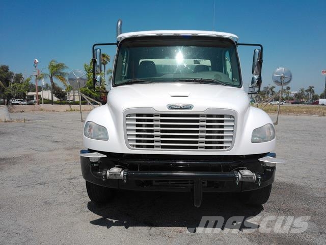 Freightliner M2 106 救援車