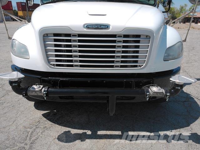 Freightliner M2 106 救援車