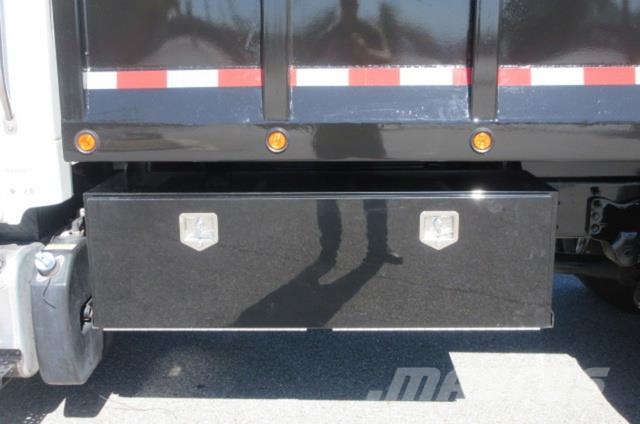 Freightliner M2 106 Hinausautot