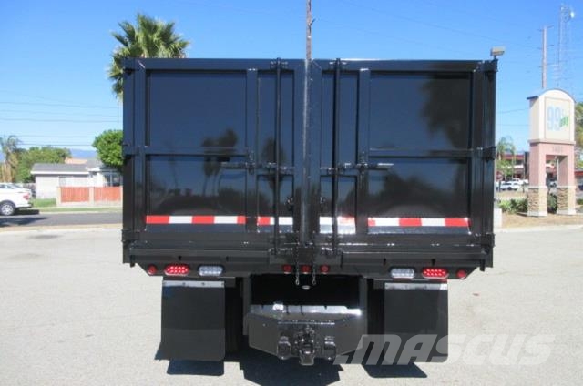 Freightliner M2 106 Hinausautot