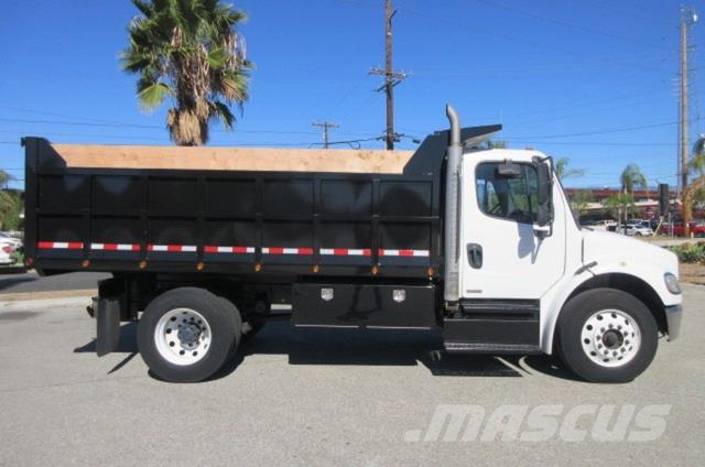Freightliner M2 106 Hinausautot