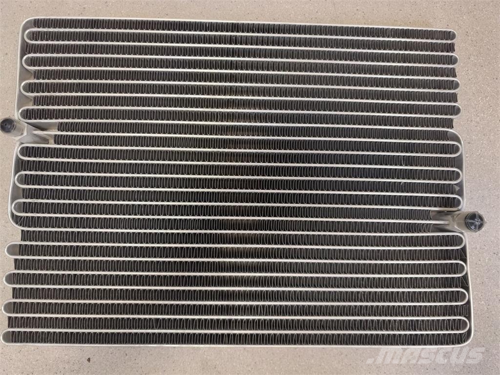 JCB 30/925766 Kabiinid