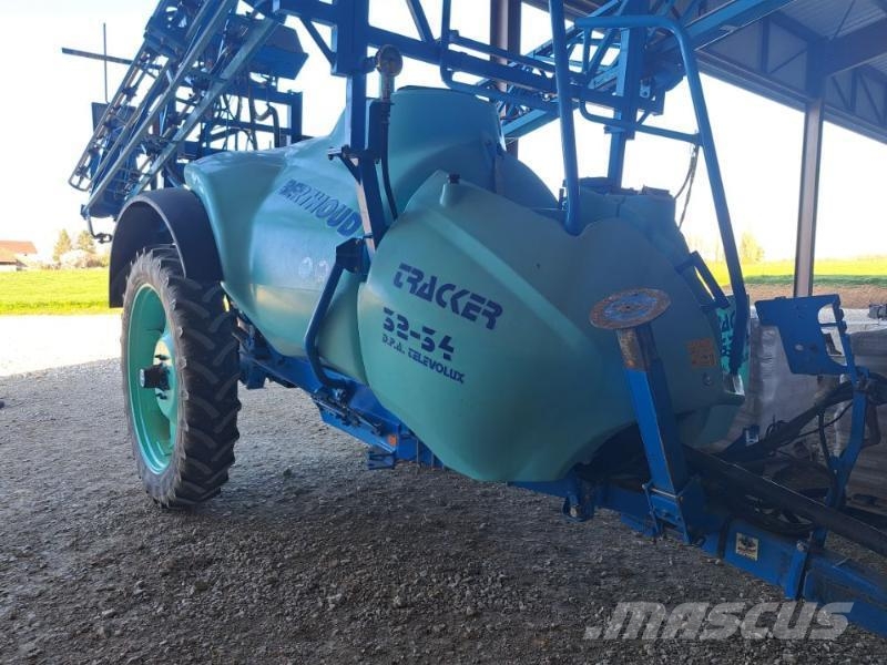 Berthoud TRACKER32-34 牽引式噴霧機