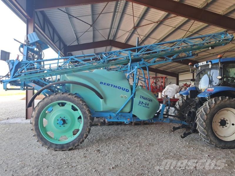 Berthoud TRACKER32-34 牽引式噴霧機
