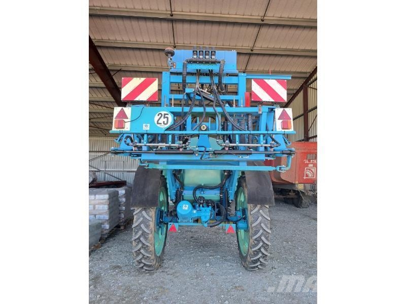 Berthoud TRACKER32-34 牽引式噴霧機