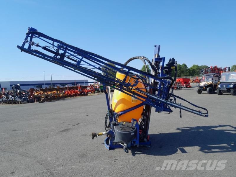 Caruelle NICOLAS 1000L Mounted sprayers
