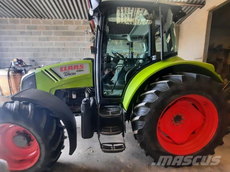 CLAAS ARION410 Tracteur