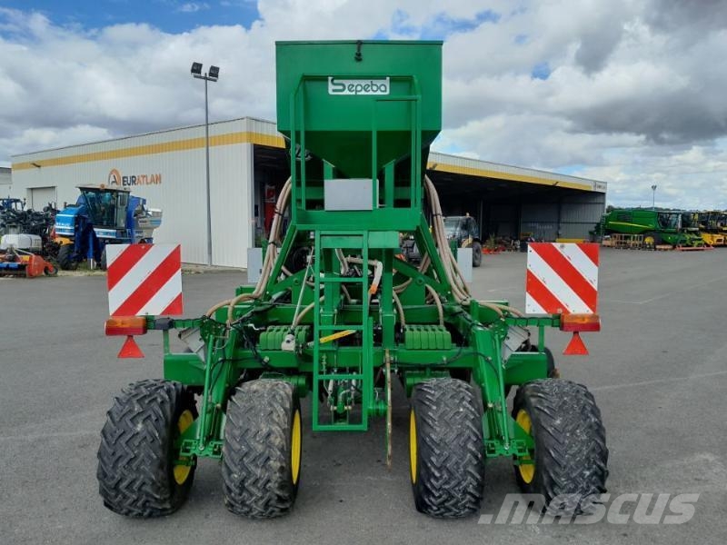 John Deere 750A مثاقيب
