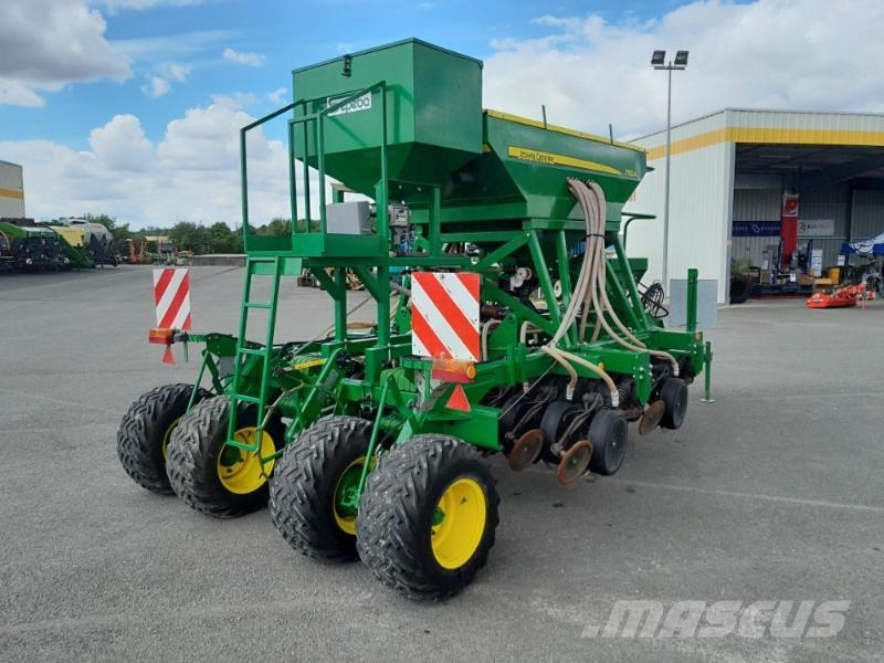 John Deere 750A مثاقيب