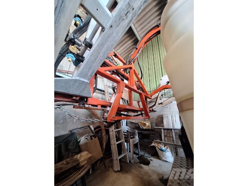 Kuhn DELTIS1200 رشاشات محمولة