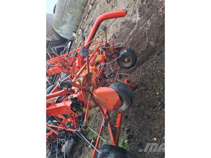 Kuhn GF10802T مكابس وميبسات التبن