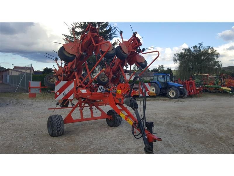 Kuhn GF10802T مكابس وميبسات التبن