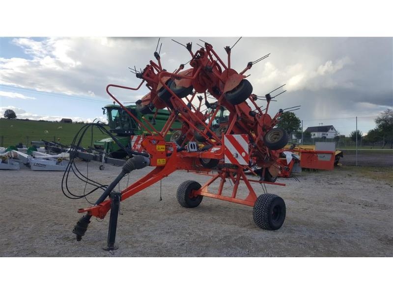 Kuhn GF10802T مكابس وميبسات التبن