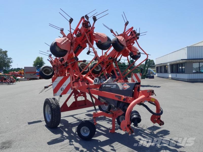 Kuhn GF10802TGII مكابس وميبسات التبن