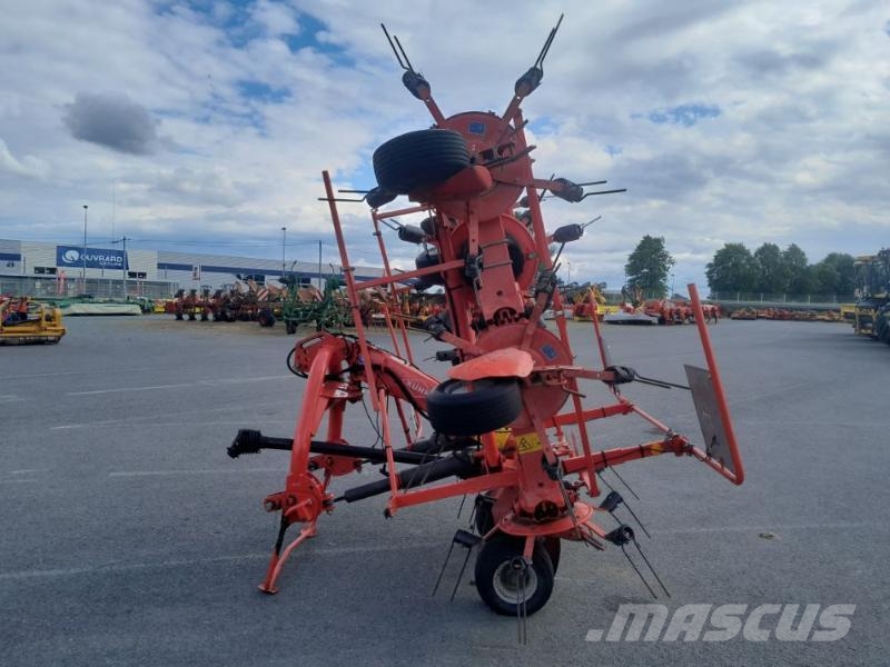 Kuhn GF7902 مكابس وميبسات التبن