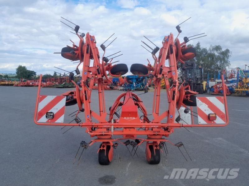 Kuhn GF7902 مكابس وميبسات التبن