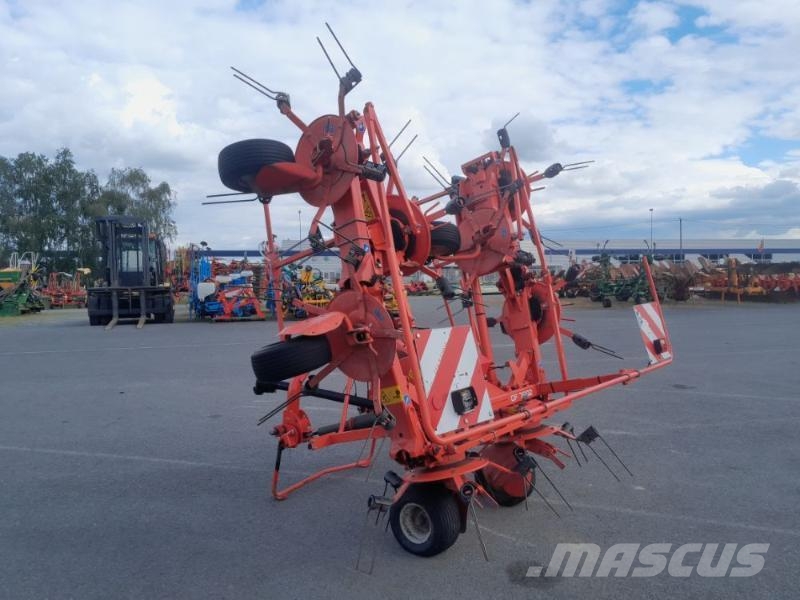 Kuhn GF7902 مكابس وميبسات التبن