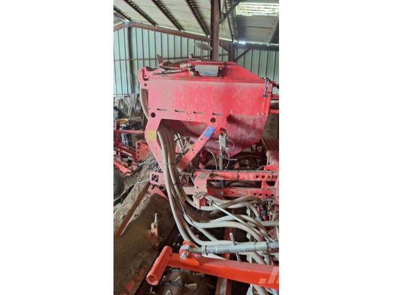 Kuhn LC402 + HR 403D Perforadoras combinadas