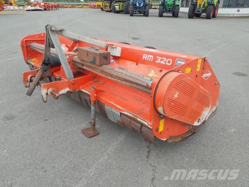 Kuhn RM320 جزازات وأغطية المراعي