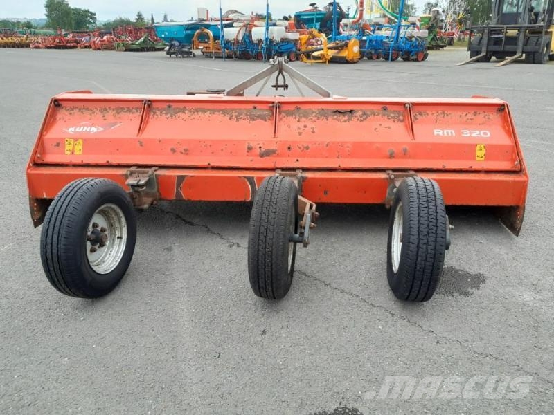 Kuhn RM320 جزازات وأغطية المراعي