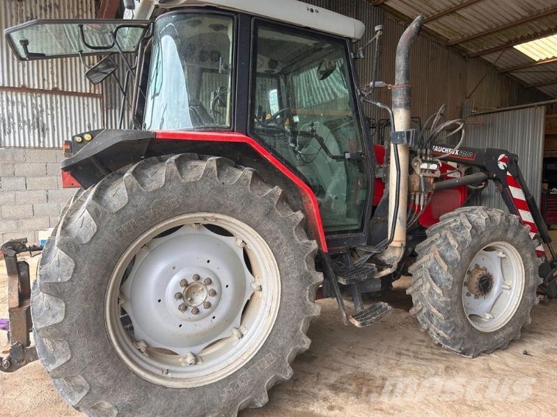 Massey Ferguson 6245 トラクター