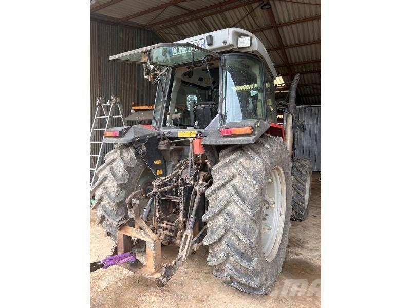 Massey Ferguson 6245 トラクター