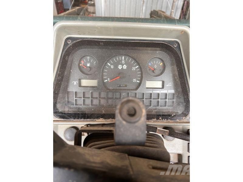 Massey Ferguson 6245 トラクター