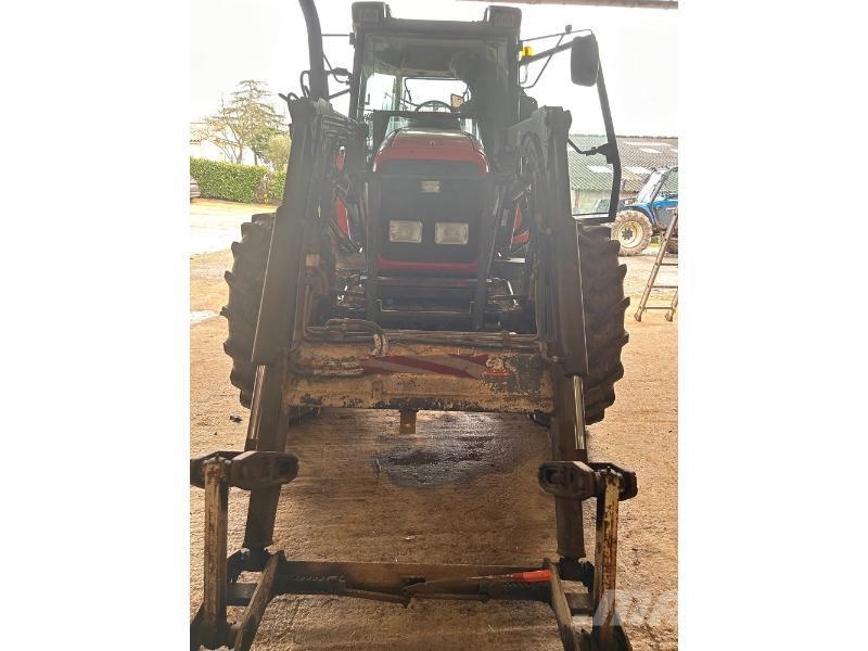 Massey Ferguson 6245 トラクター