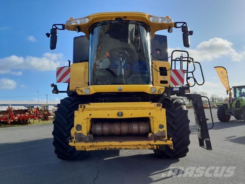 New Holland CR9080 Skördetröskor