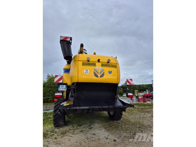New Holland CX8-70 Комбайни